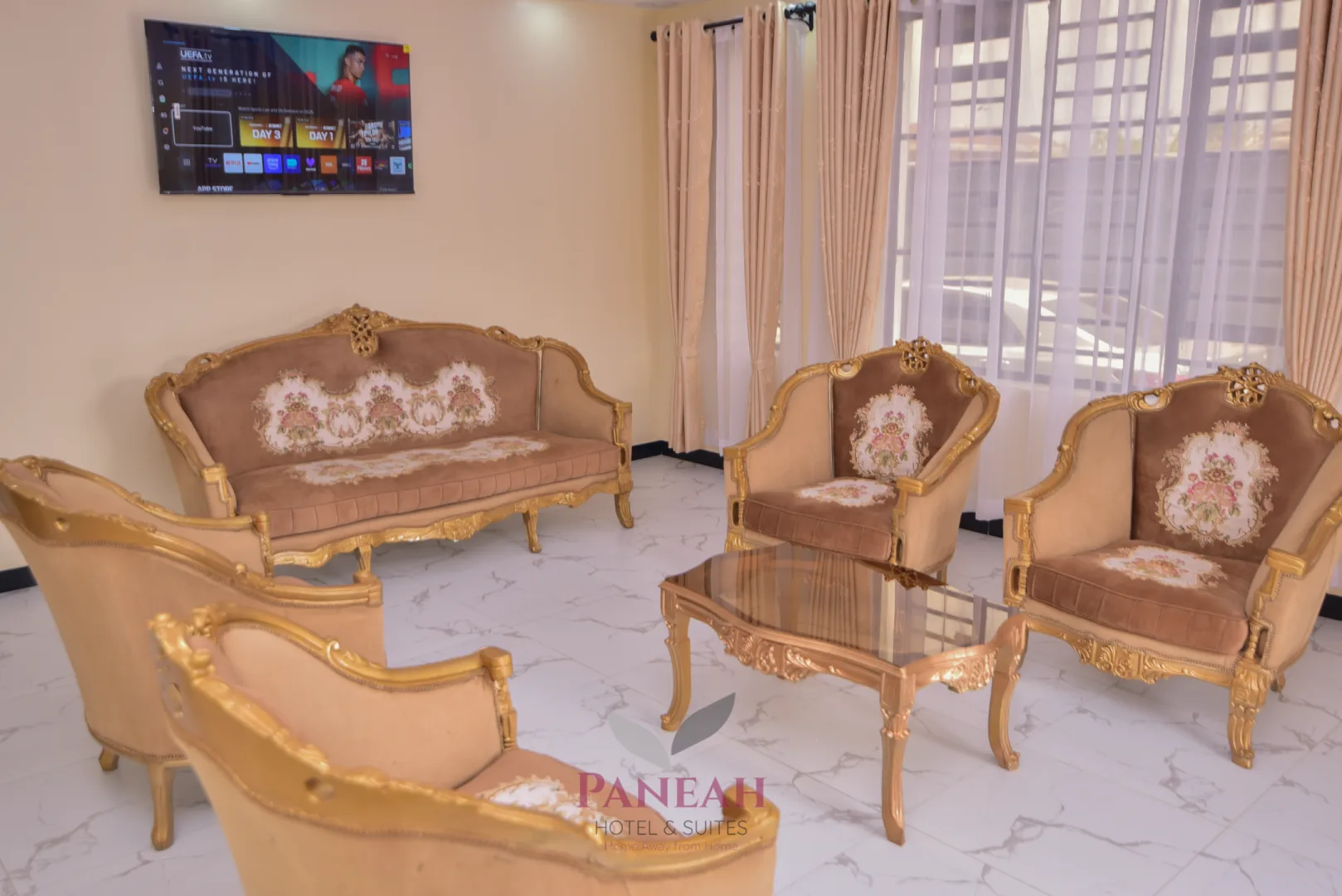 Business Lounge lighting at Paneah Hotel & Suites